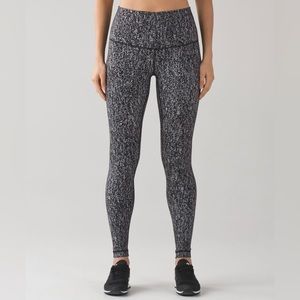 Lululemon wunder under high rise pant in luon suited jacquard black & white